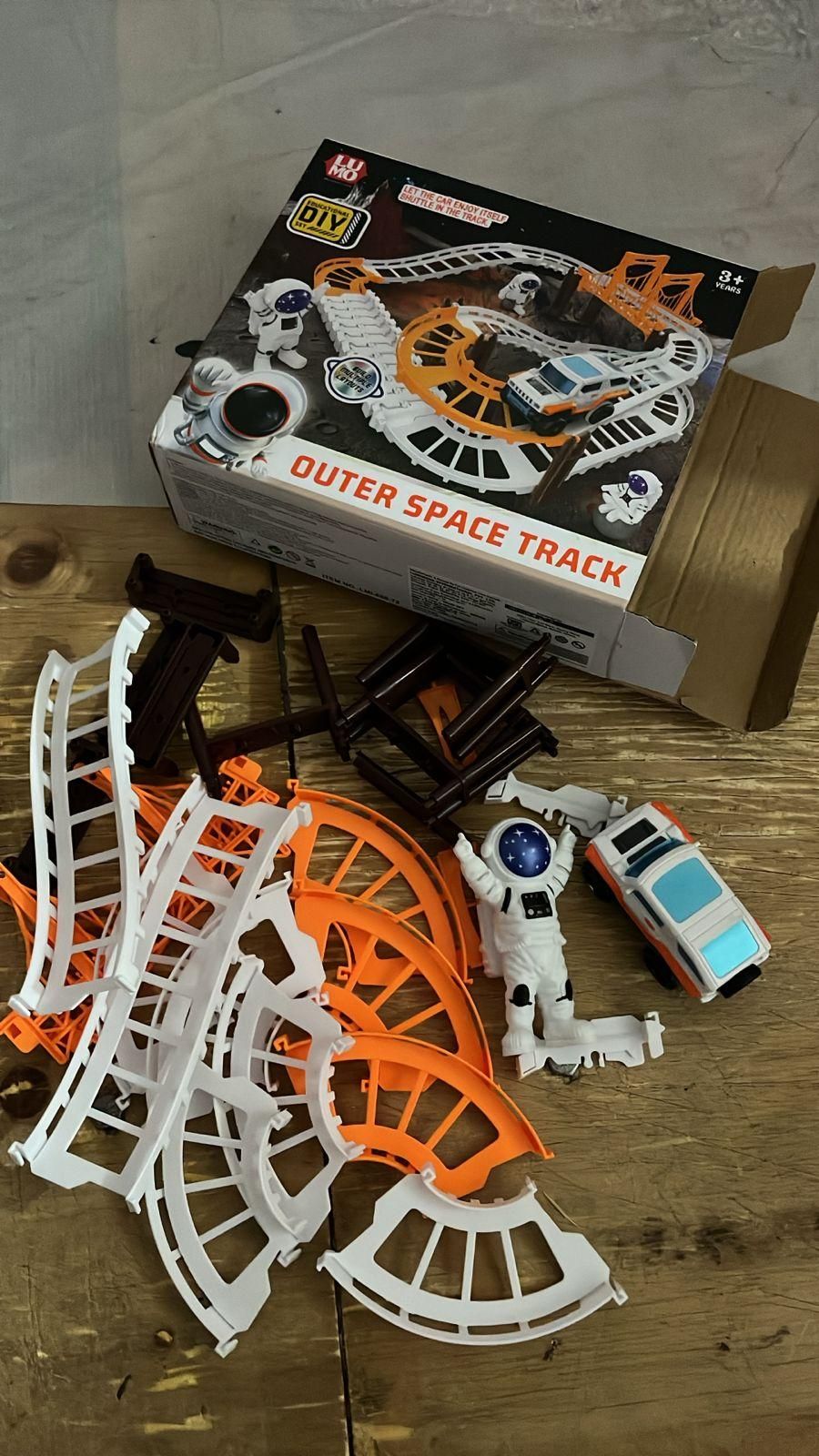 Space Explorer Astronaut Track Set