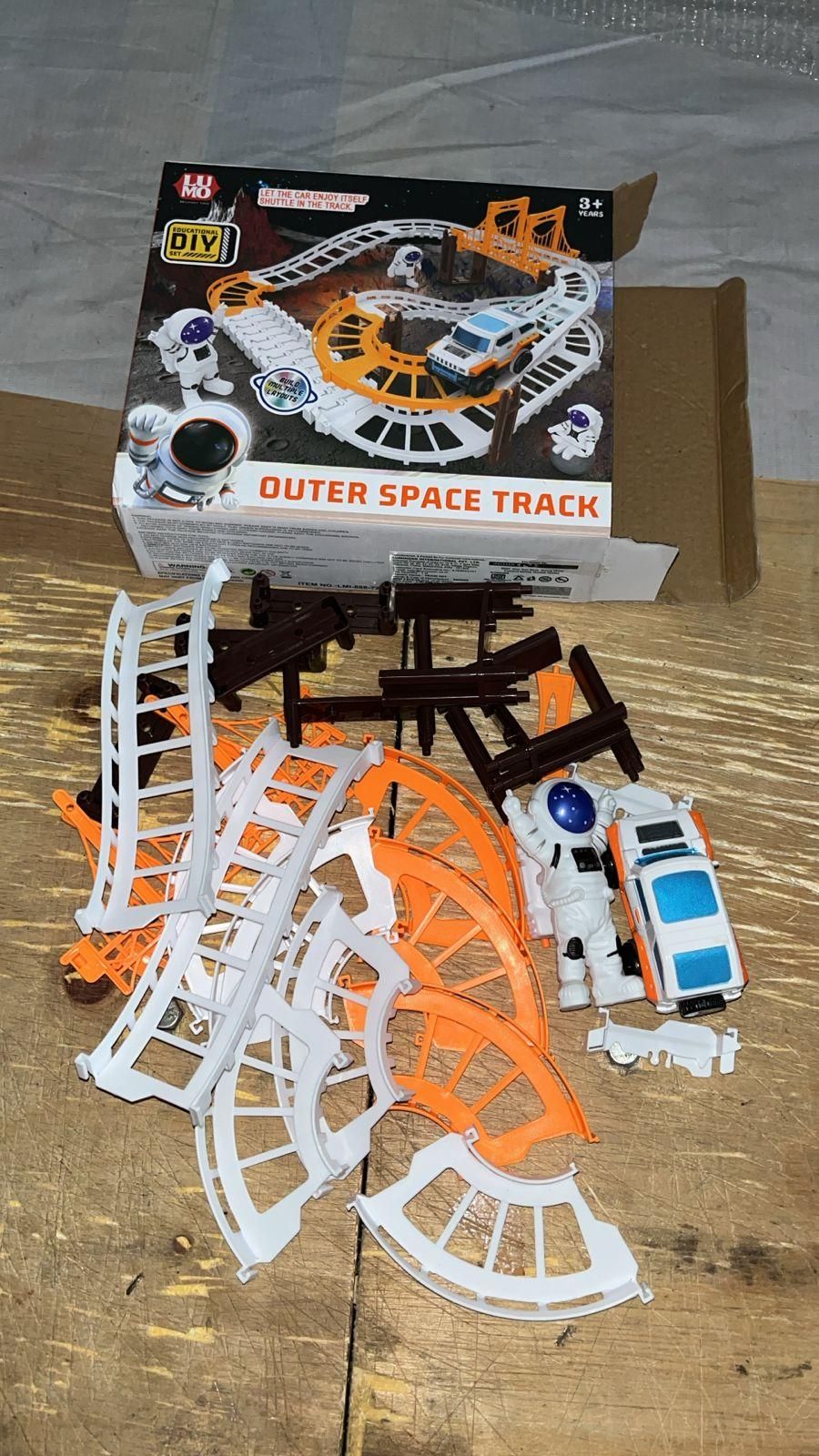 Space Explorer Astronaut Track Set